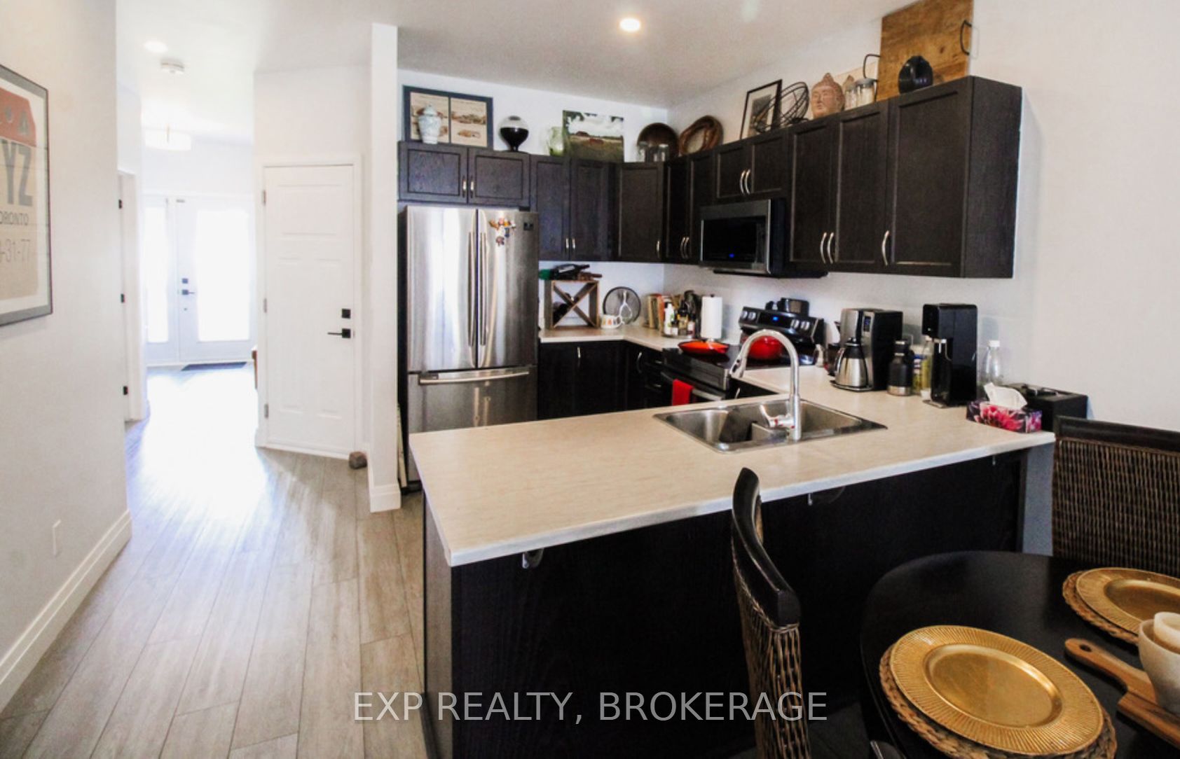 Residential in Loyalist 5
