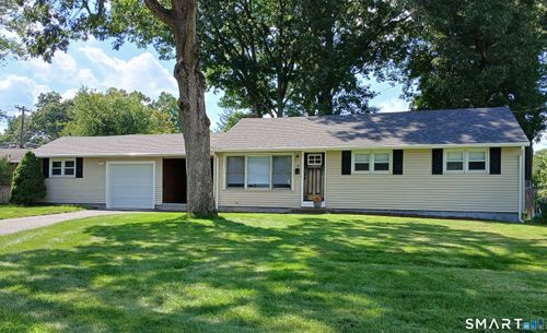 16 Arrow St, Enfield, CT, 06082-4637 | Card Image