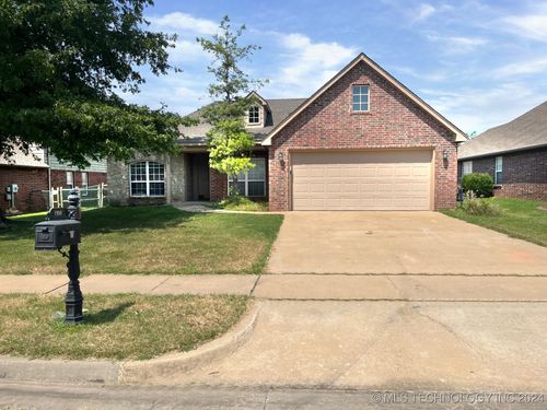 1950 W Woodbury Street, Broken Arrow, OK, 74012 | Card Image