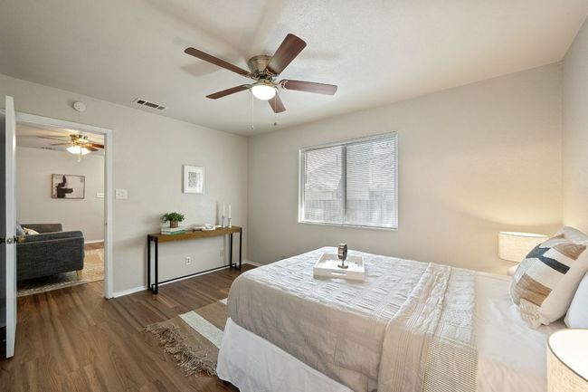 Great natural light overlooking the backyard with a walk-in closet. | Image 17