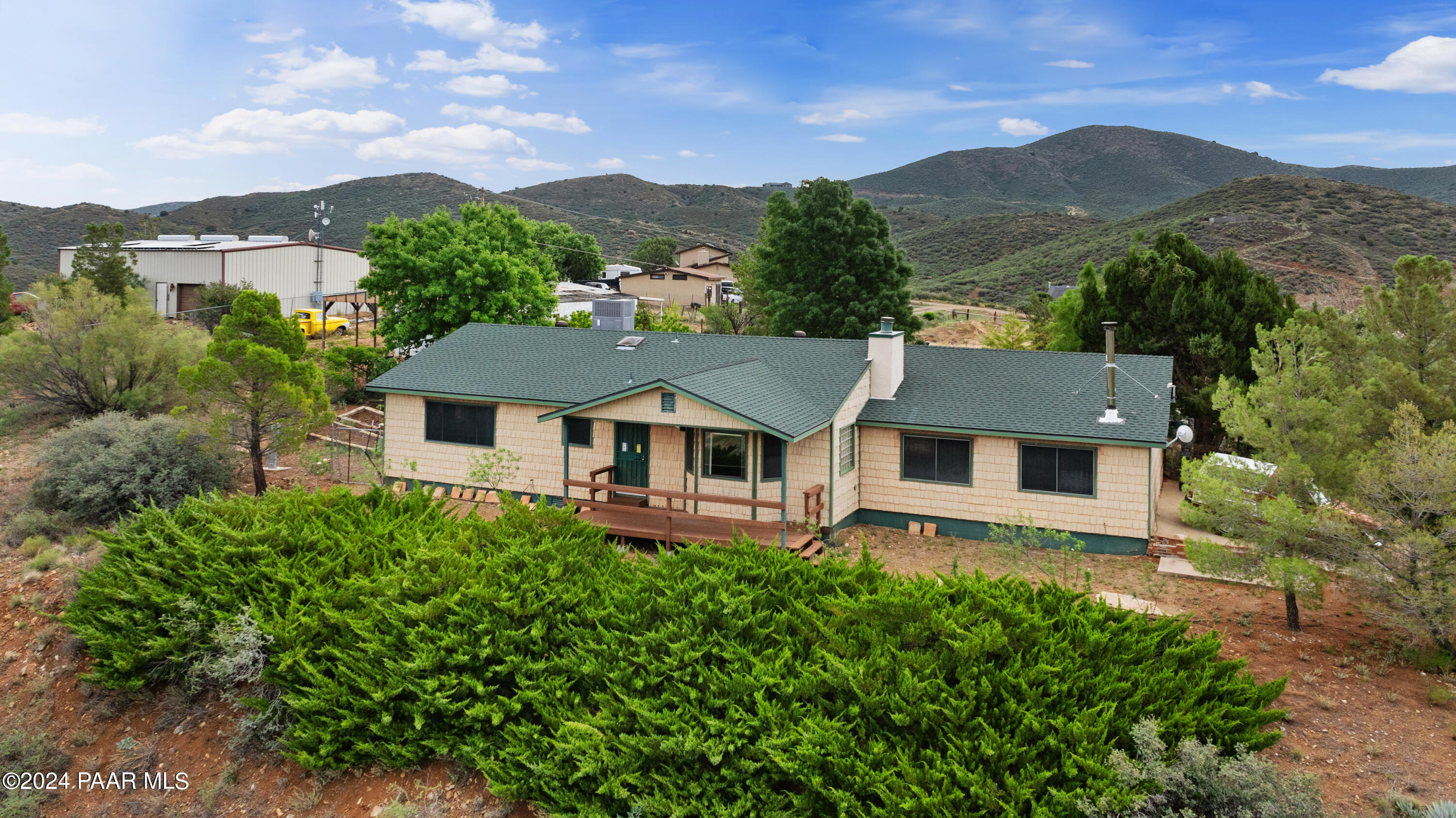 White Dr, Dewey, AZ 86327