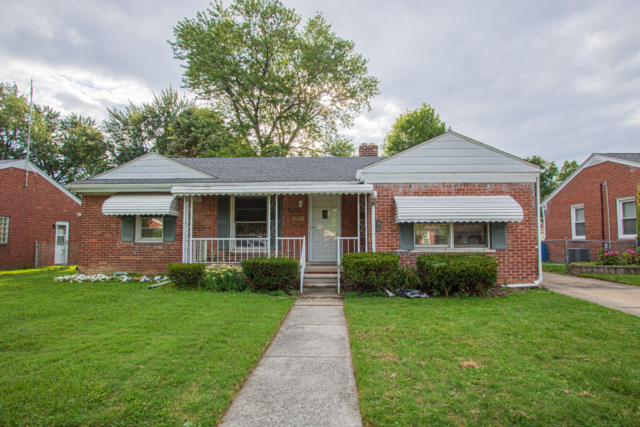 Ursuline St, Saint Clair Shores, MI 48081