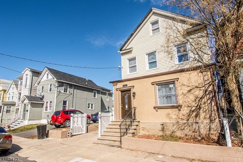 911 Anna St, Elizabeth, NJ, 07201-1903 | Card Image