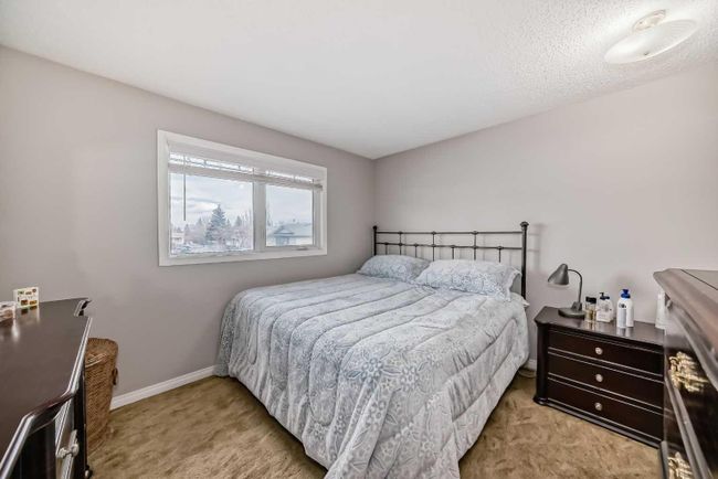 3816 Dover Ridge Drive Se, Home with 3 bedrooms, 1 bathrooms and 2 parking in Calgary AB | Image 16