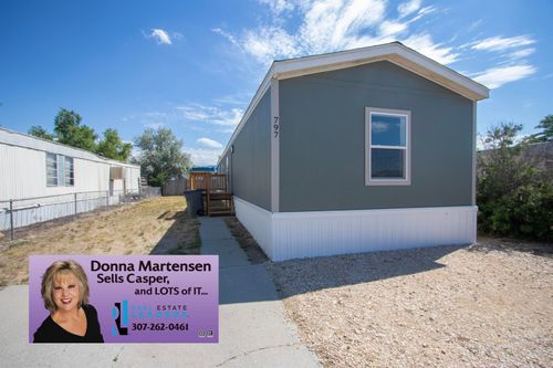 979 5th St, Evansville, WY, 82636-8537 | Card Image