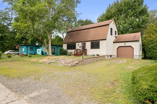 11 Glenwood Park S, New London, CT, 06320-4320 | Card Image