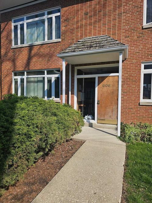 2a-606 Green Bay Rd, Glencoe, IL, 60022-1646 | Card Image