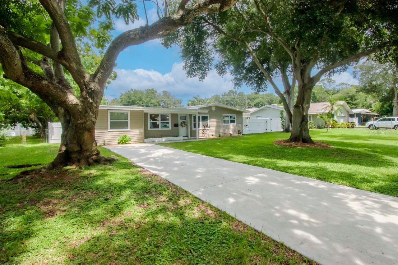 32nd Ave, Saint Petersburg, FL 33710