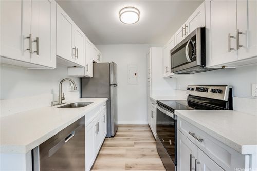 b8-94-1059 Oli Loop, Waipahu, HI, 96797-4402 | Card Image