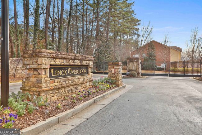 1568 Lenox Overlook Rd Ne, Townhouse with 3 bedrooms, 3 bathrooms and null parking in Brookhaven GA | Image 4