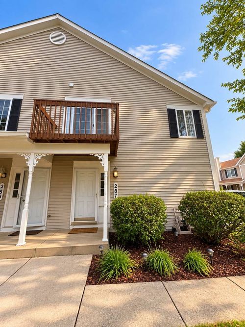 d-287 Sandhurst Ln, South Elgin, IL, 60177-2919 | Card Image