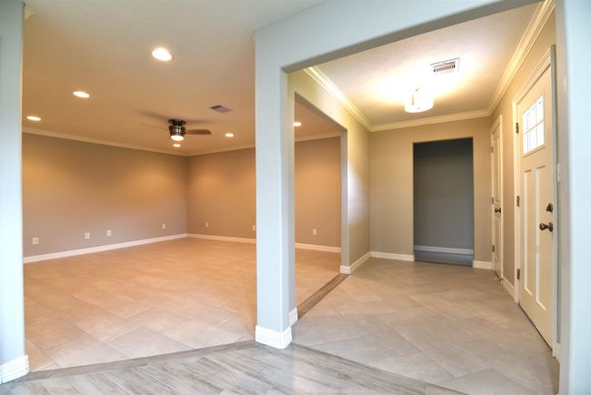 2505 Avenue F, House other with 5 bedrooms, 3 bathrooms and null parking in Nederland TX | Image 5