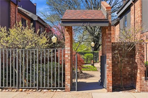 12 Foster Sq, Pittsburgh, PA, 15212-5200 | Card Image