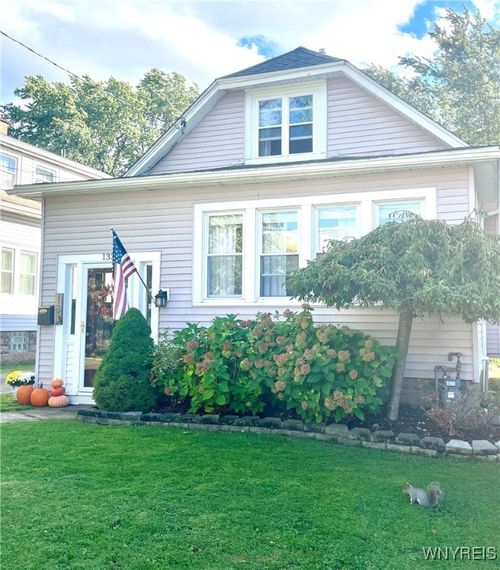 133 Hollywood Ave, Buffalo, NY, 14220-2315 | Card Image