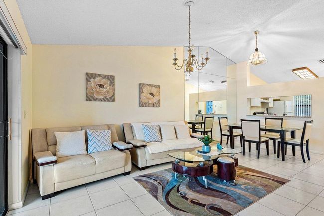 203 - 4689 Lucerne Lakes Blvd, Condo with 2 bedrooms, 2 bathrooms and null parking in LAKE WORTH FL | Image 9