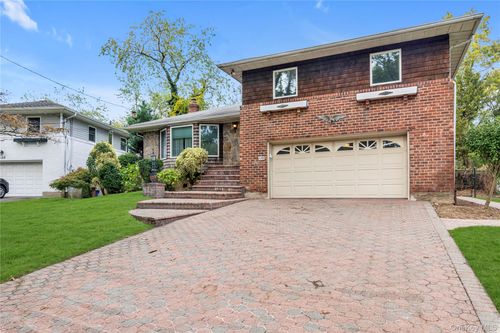 129 Gilmar Ln, Roslyn Heights, NY, 11577-2304 | Card Image