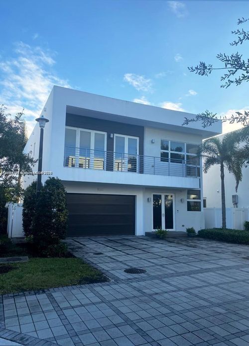 9880 Nw 74th Ter, Doral, FL, 33178-3393 | Card Image