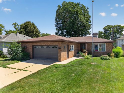 802 Adams St, Ottawa, IL, 61350-4308 | Card Image