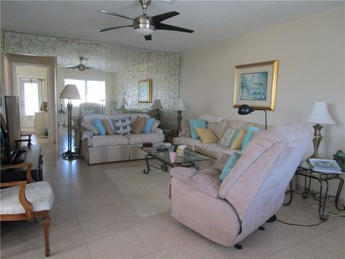 201-2000 Ne 51st Ct, Fort Lauderdale, FL, 33308-3762 | Card Image