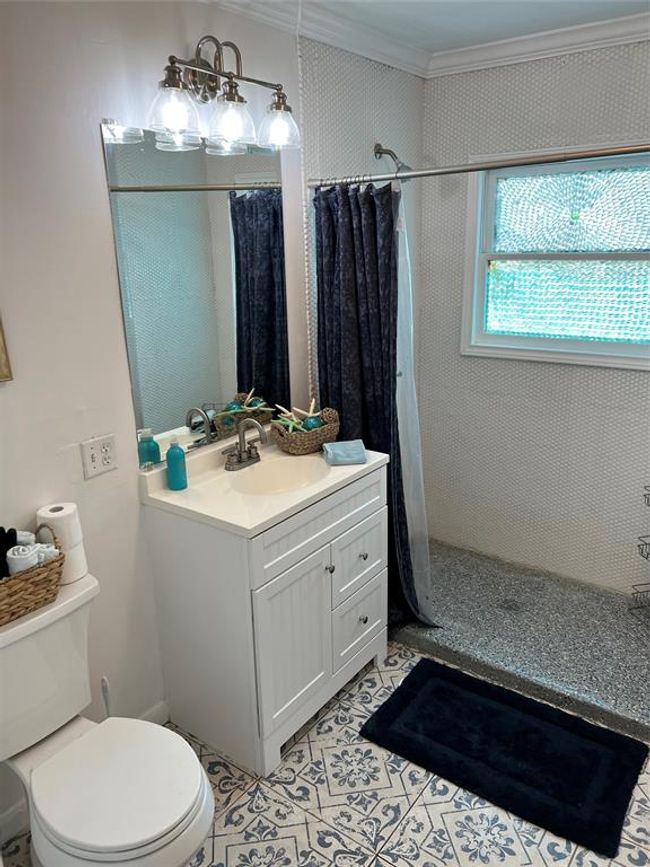 1436 Tx 124, House other with 3 bedrooms, 2 bathrooms and null parking in High Island TX | Image 11