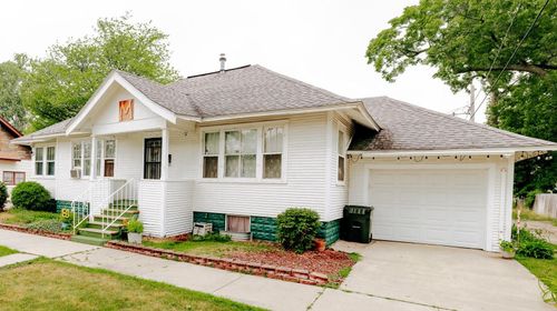 154 W Larch Ave, Muskegon, MI, 49441-2634 | Card Image