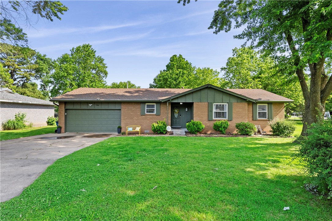 13th St, Bentonville, AR 72712