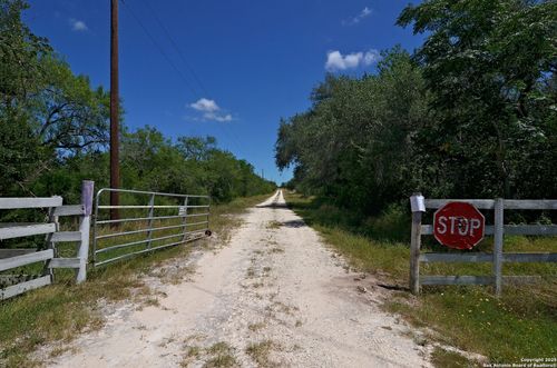 1641 Charco Rd, Beeville, TX, 78102 | Card Image