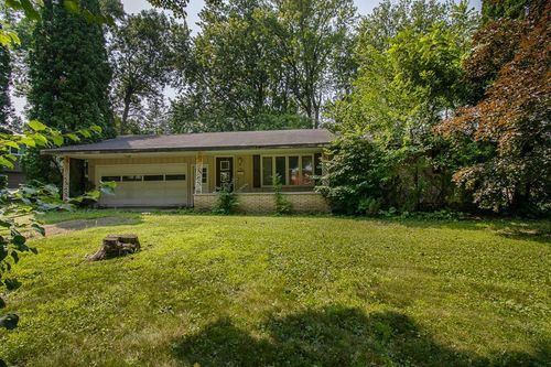 20 S Inga Ave, Le Center, MN, 56057-1110 | Card Image