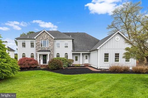 327 Twin Pond Dr, West Chester, PA, 19382-1943 | Card Image