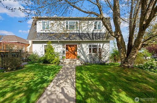 4060 39th Ave Sw, Seattle, WA, 98116-3849 | Card Image