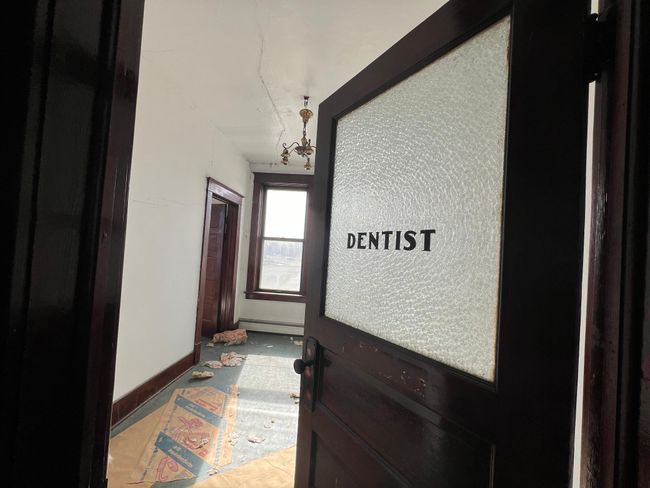 Upper Level South Side | Image 7