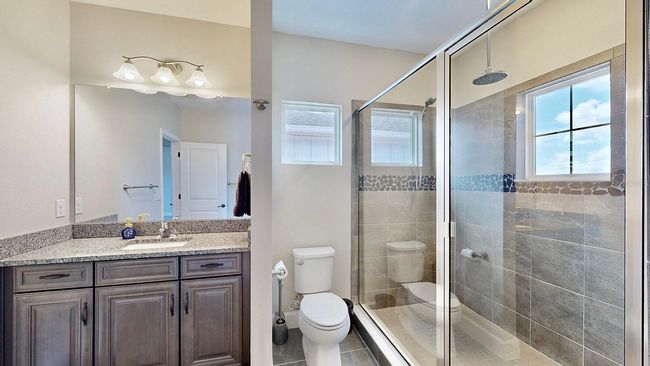 Upstairs EnSuite Bath | Image 57