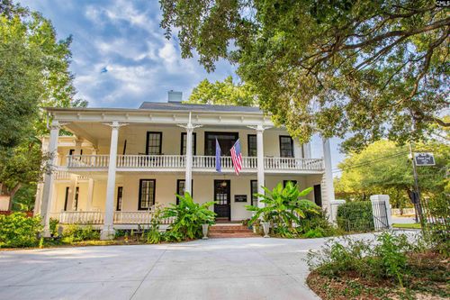 1307 Broad St, Camden, SC, 29020-3505 | Card Image