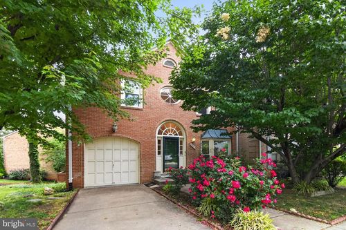 7435 Crestberry Ln, BETHESDA, MD, 20817-1257 | Card Image