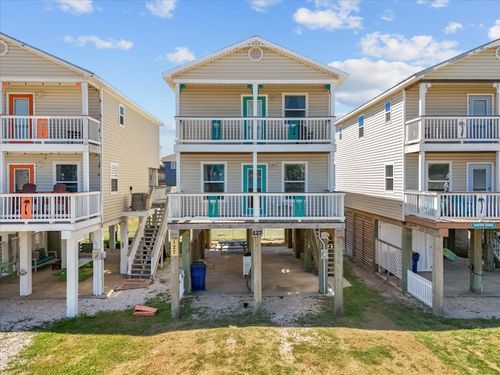 127 Howard Ave, Surfside Beach, TX, 77541-9295 | Card Image