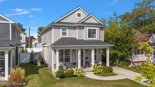 828 Princeton Rd, Berkley, MI, 48072-3064 | Card Image