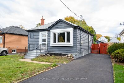 130 E 25 Th St, House other with 3 bedrooms, 2 bathrooms and 3 parking in Hamilton ON | Image 2