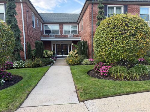 2-b-120 Park Ave, Rockville Centre, NY, 11570-6138 | Card Image
