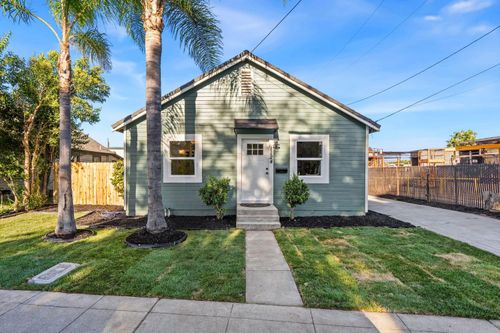 1124 S Sacramento St, Lodi, CA, 95240-5702 | Card Image