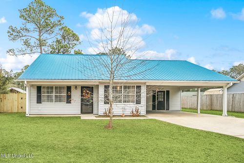 1314 Sharon St, Waveland, MS, 39576-2435 | Card Image