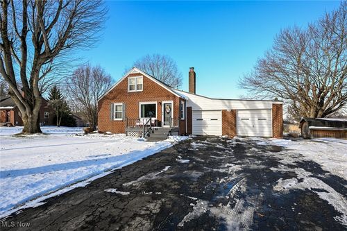 2941 Ravenna Ave, Louisville, OH, 44641-8915 | Card Image