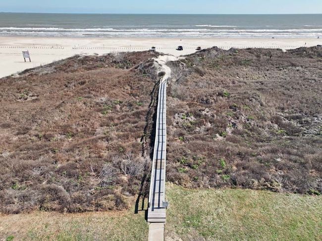 Executive Keys Boardwalk to the Beach | Image 39