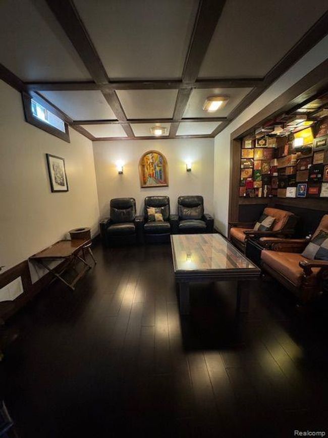 "Man Cave" Rec room | Image 30