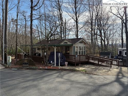 147 Laurelwood Ln, Traphill, NC, 28685-8753 | Card Image