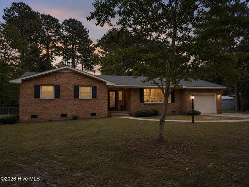 11541 Pinecroft St, Laurinburg, NC, 28352-7775 | Card Image