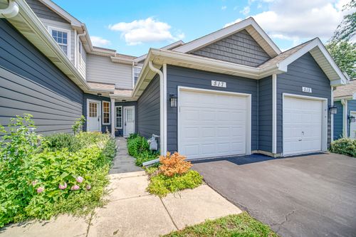 517 Woodcrest Dr, Mundelein, IL, 60060-1521 | Card Image