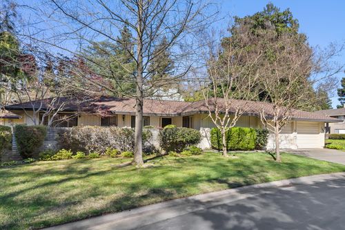 1104 Commons Dr, Sacramento, CA, 95825-7050 | Card Image