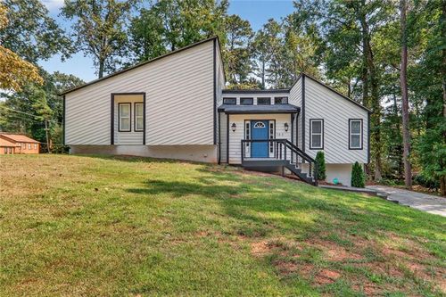 783 Lost Creek Cir, Stone Mountain, GA, 30088-2122 | Card Image