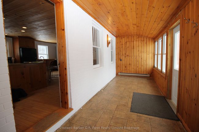 22445 Fairview Rd, House other with 3 bedrooms, 1 bathrooms and 6 parking in Thorndale ON | Image 22