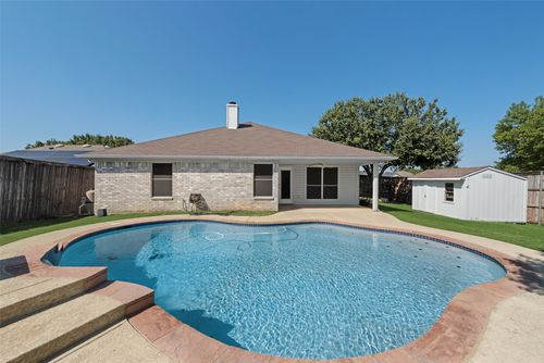 541 Cambridge Dr, Saginaw, TX, 76179-1274 | Card Image